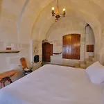 Nora Cave House