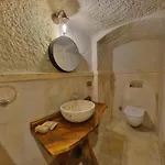 Nora Cave House Отель Гореме