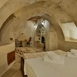 Nora Cave House 5*