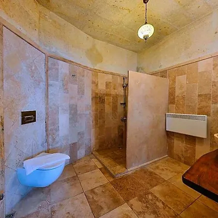 Nora Cave House Гореме