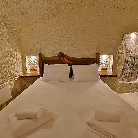Nora Cave House Отель Гореме